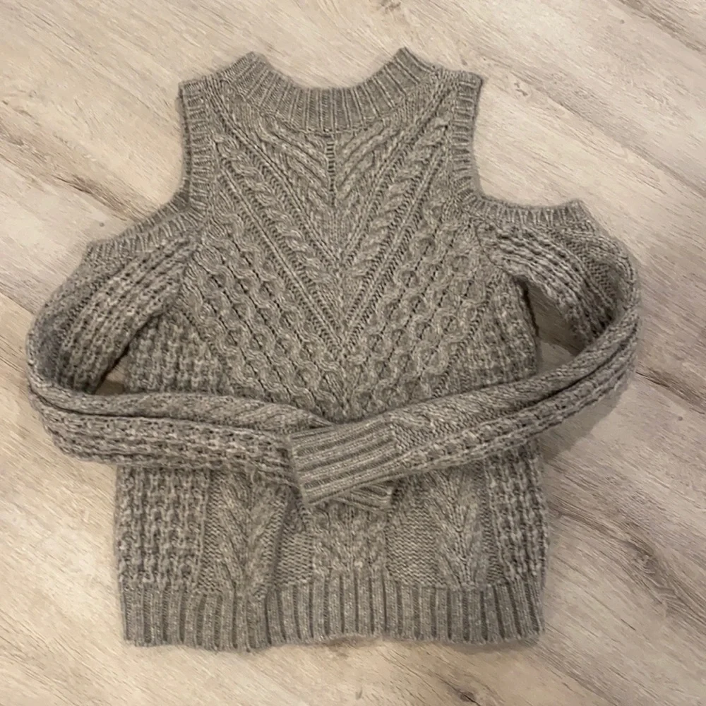 Sweater - Picture 1 of 1